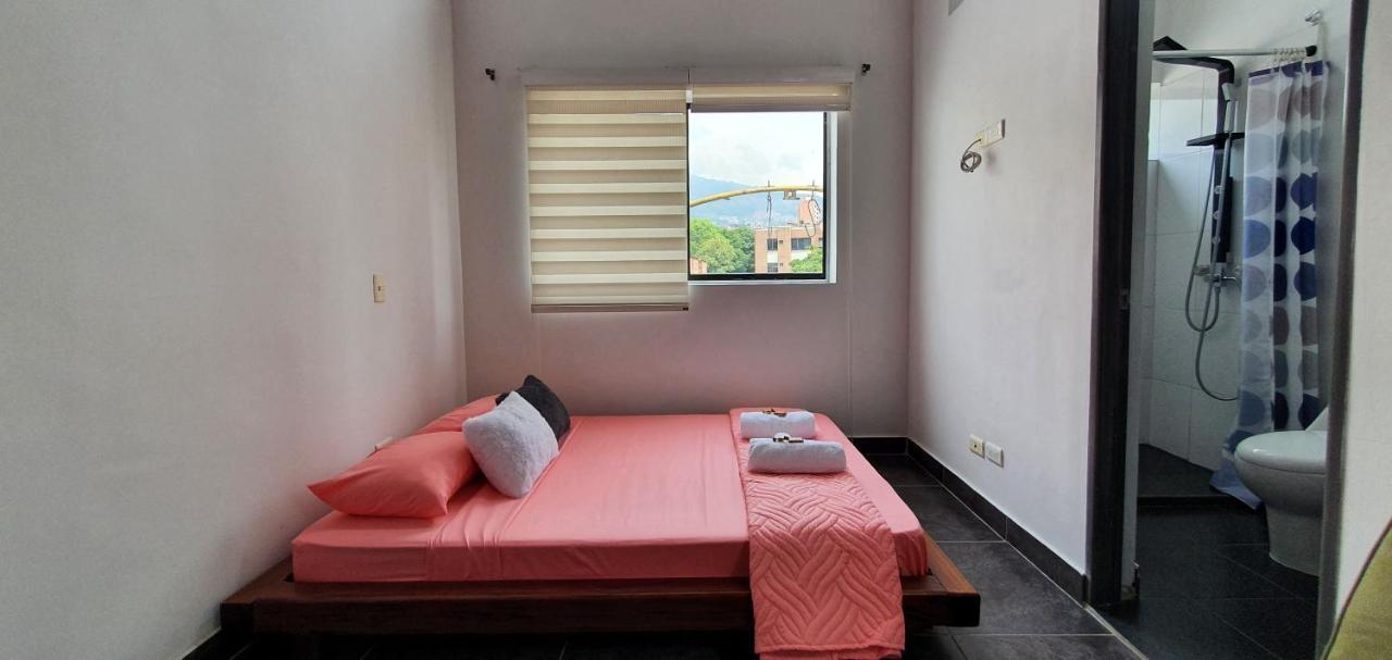 Hostel Metro Floresta Alojamiento Medellín Zewnętrze zdjęcie