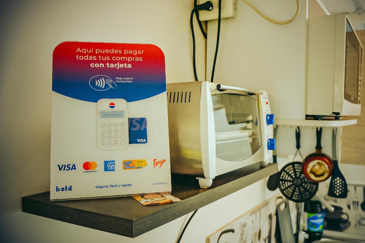 Hostel Metro Floresta Alojamiento Medellín Zewnętrze zdjęcie
