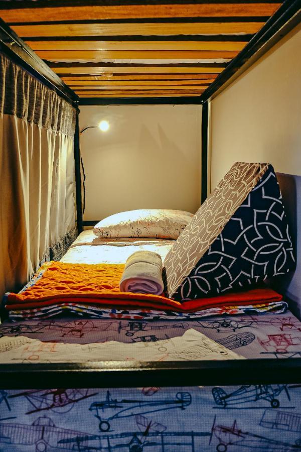Hostel Metro Floresta Alojamiento Medellín Zewnętrze zdjęcie