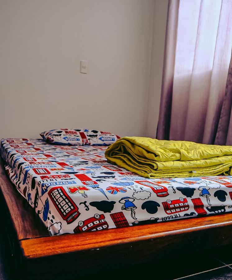 Hostel Metro Floresta Alojamiento Medellín Zewnętrze zdjęcie