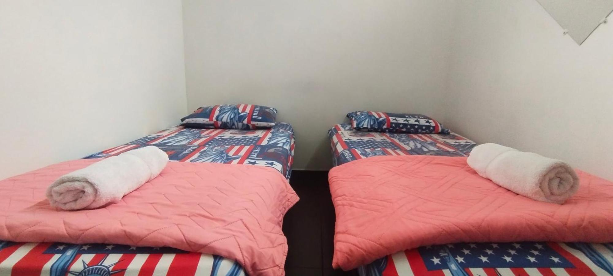 Hostel Metro Floresta Alojamiento Medellín Zewnętrze zdjęcie