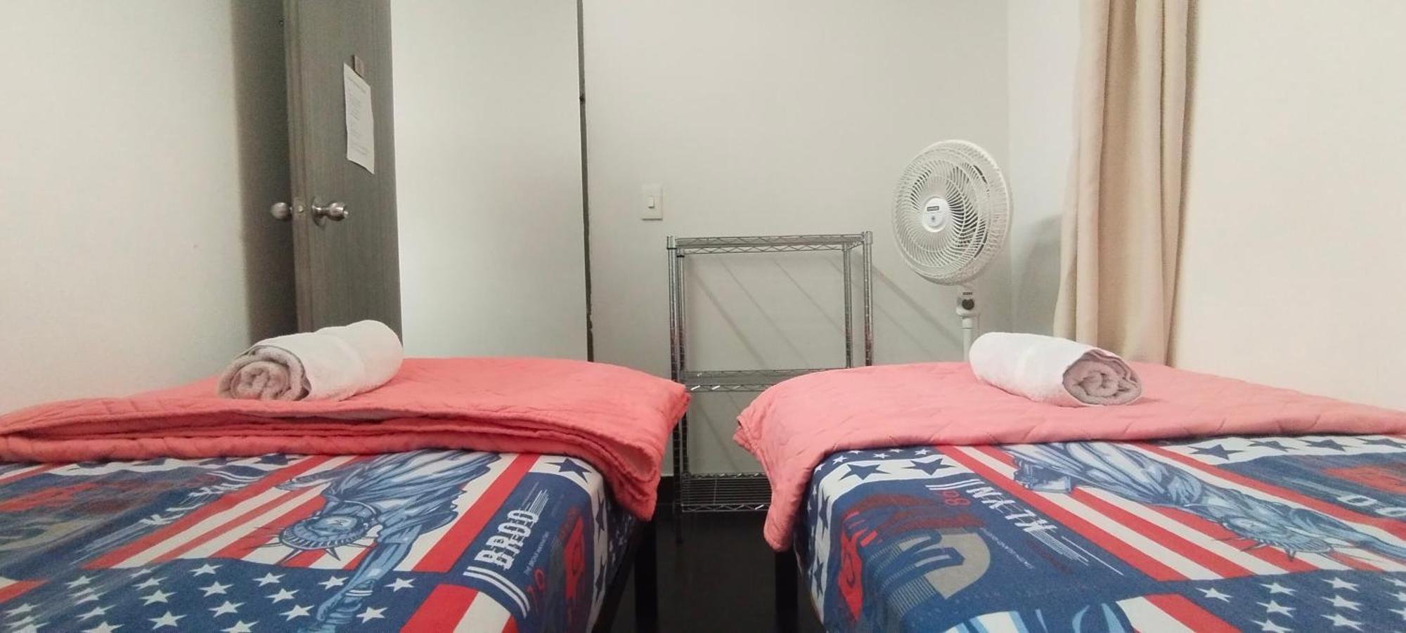 Hostel Metro Floresta Alojamiento Medellín Zewnętrze zdjęcie