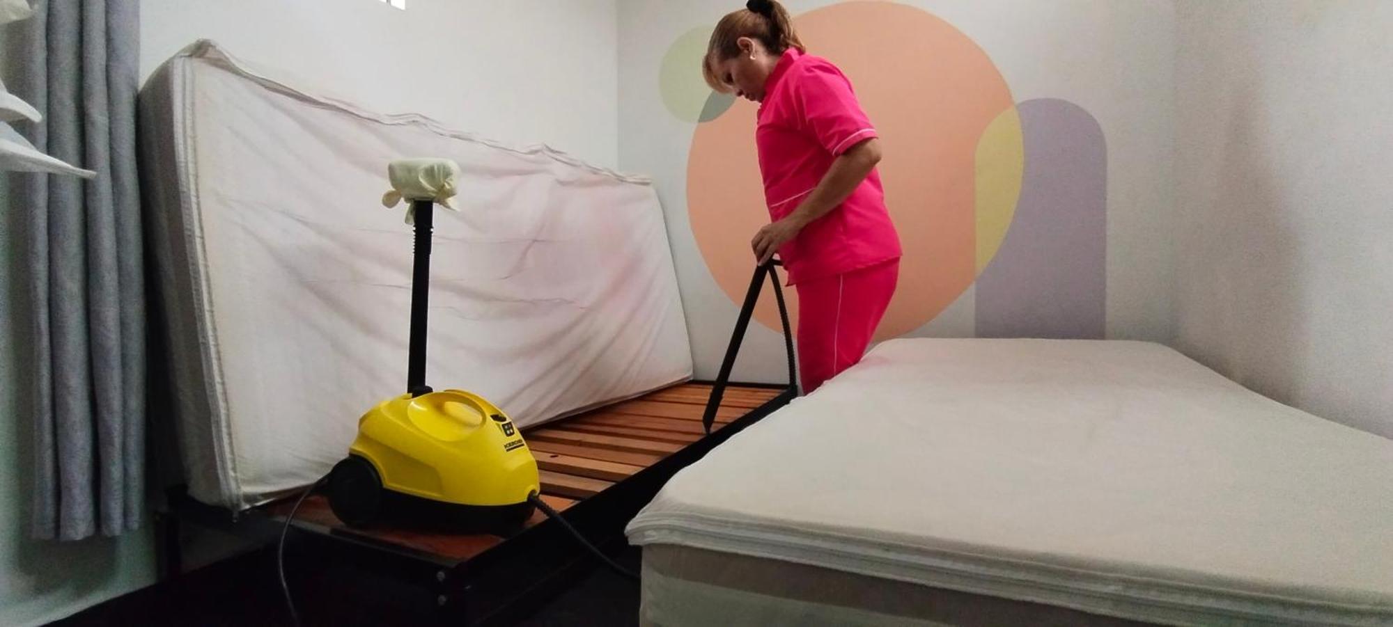 Hostel Metro Floresta Alojamiento Medellín Zewnętrze zdjęcie