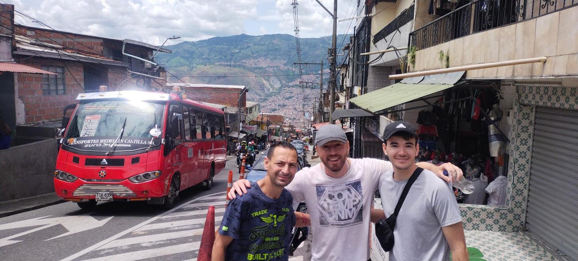 Hostel Metro Floresta Alojamiento Medellín Zewnętrze zdjęcie