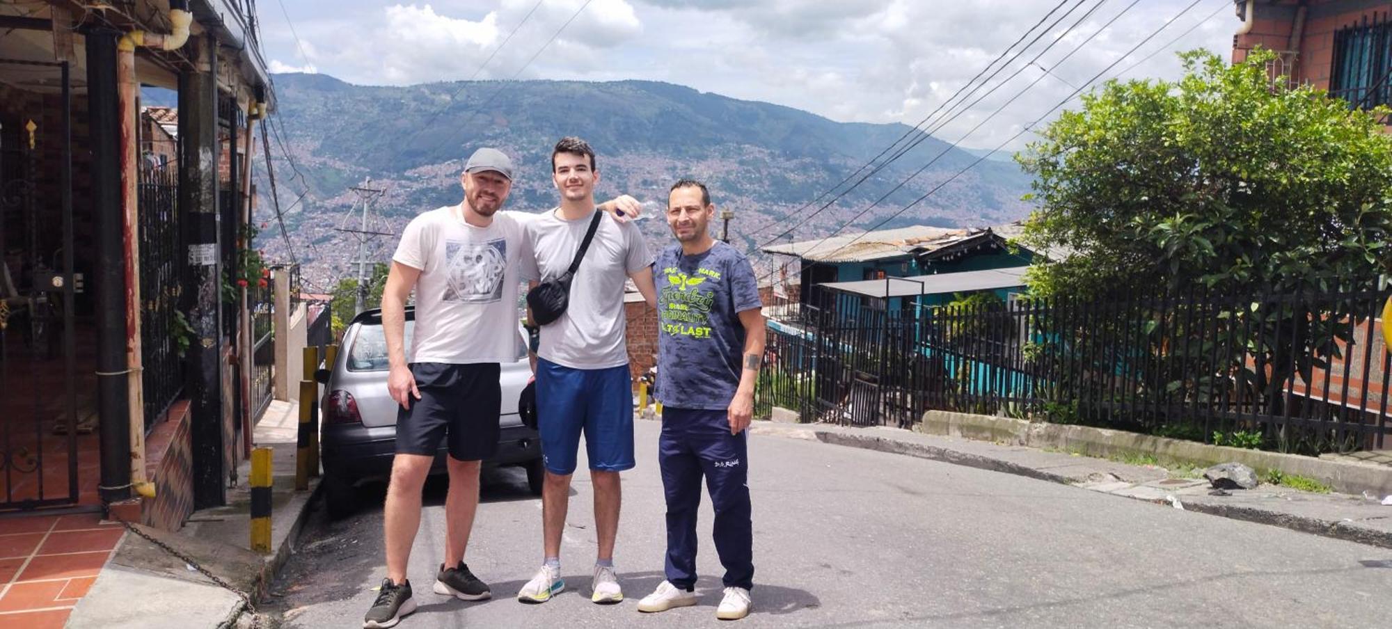Hostel Metro Floresta Alojamiento Medellín Zewnętrze zdjęcie