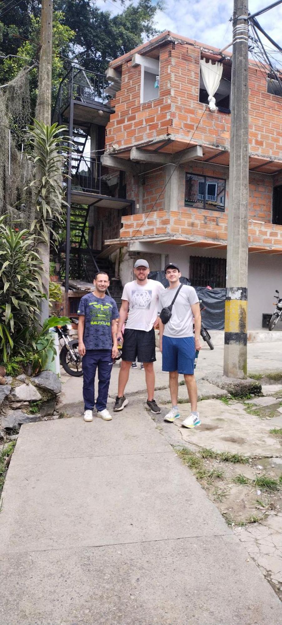 Hostel Metro Floresta Alojamiento Medellín Zewnętrze zdjęcie