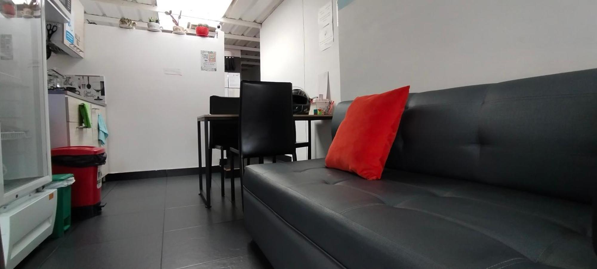 Hostel Metro Floresta Alojamiento Medellín Zewnętrze zdjęcie