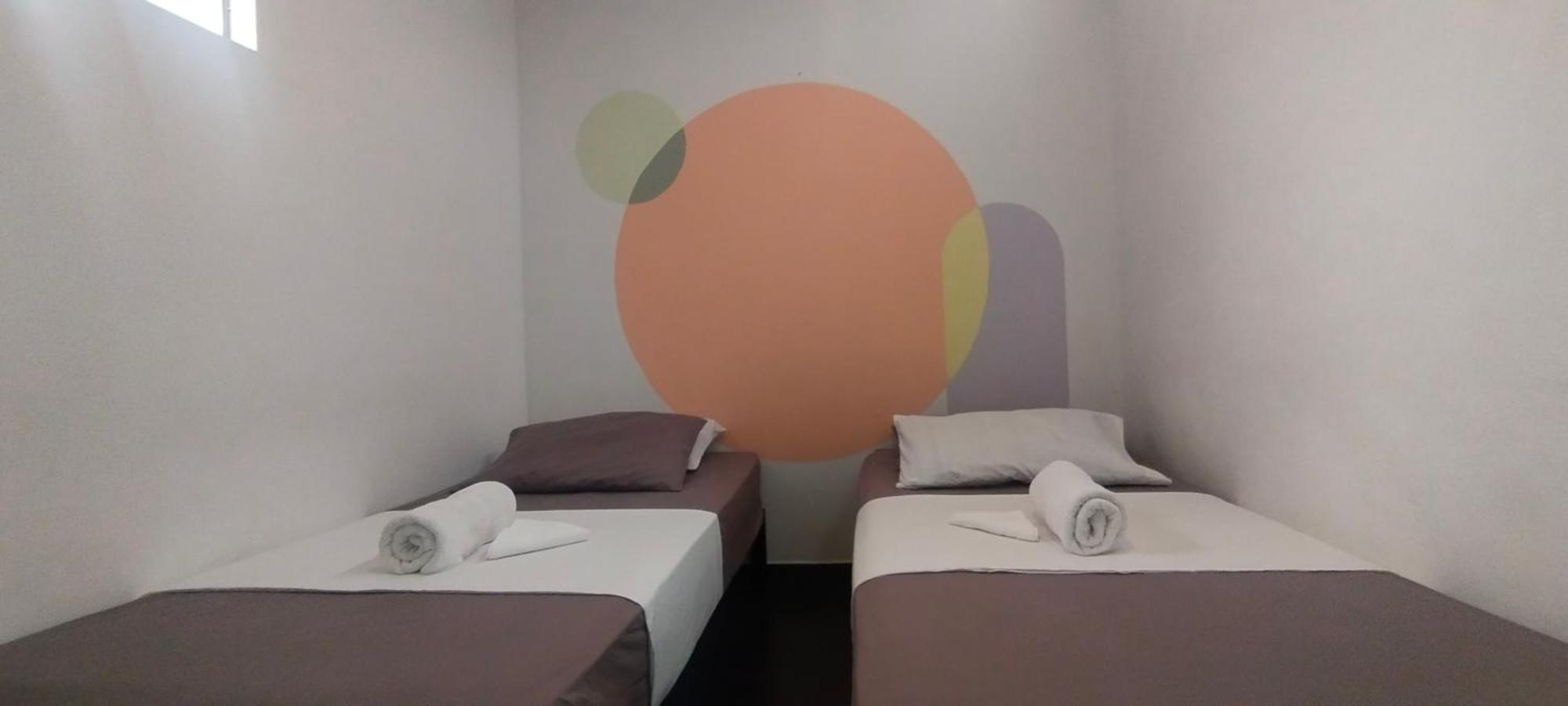 Hostel Metro Floresta Alojamiento Medellín Zewnętrze zdjęcie