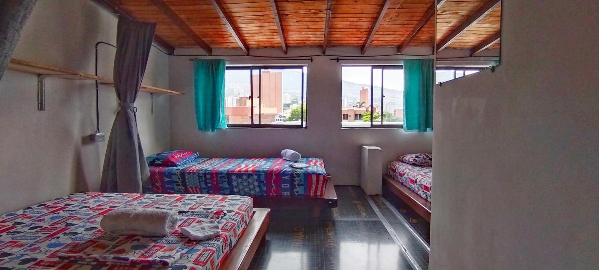 Hostel Metro Floresta Alojamiento Medellín Zewnętrze zdjęcie